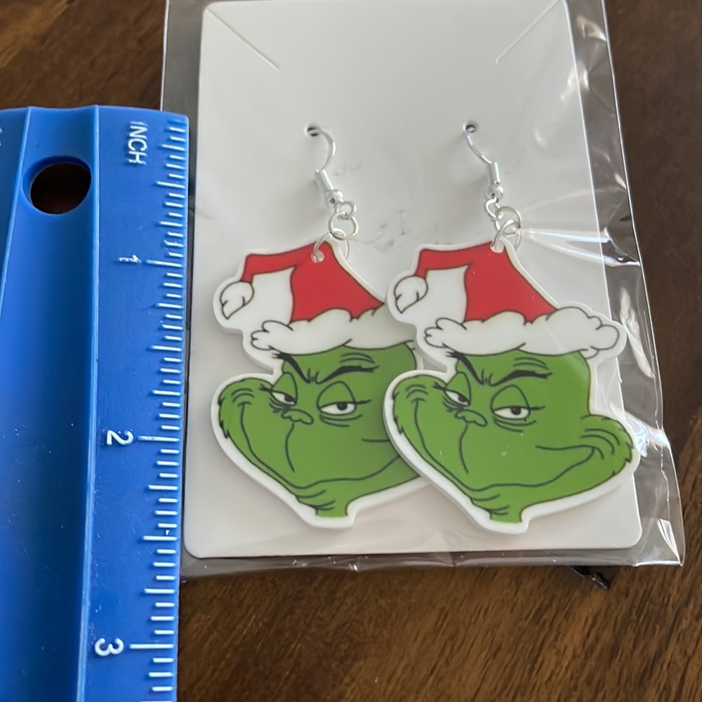The Grinch Earrings Your the Mean One - Picture 4 of 6